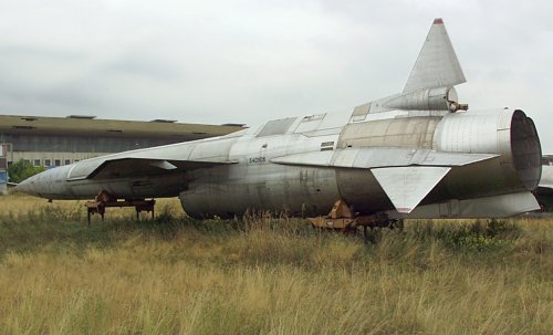 Tupolev_Tu-123_in_2002.jpg