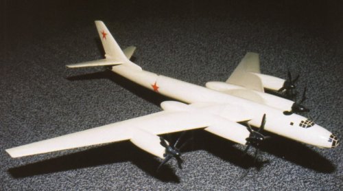 Tu-95 No.1 prototype model pic2.jpg