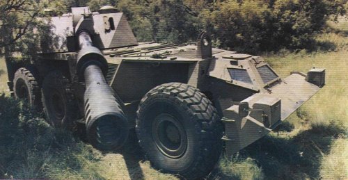 G6 prototype - note side whole front section , window armour and barrel.jpg