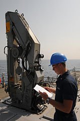 110909-N-XQ375-035_USS_Mitscher_VLS_Strikedown_Crane_folded.jpg