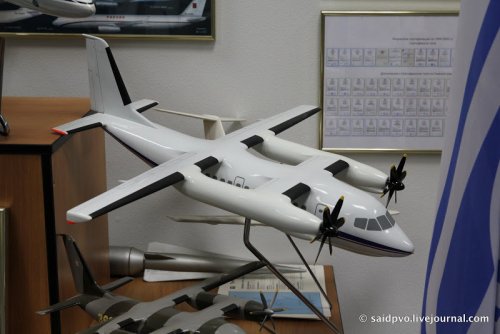 Model of the Tu-136 for a regional passenger aircraft with a power installation on CNG (project).jpg