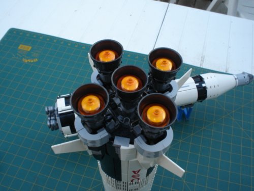 Lego Saturn V (10).JPG