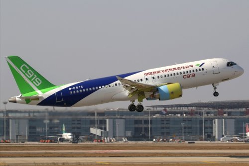 COMAC C919 no. 02 - 20171217 maiden flight - 2.jpg