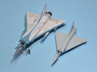 comparatif de taille avec Mirage 2000.jpeg