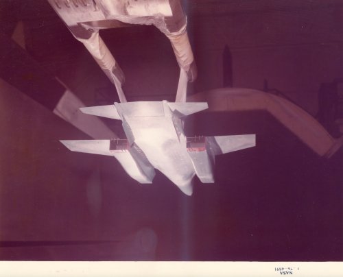 L-76-4891_Grumman-GE_ADEN_model_Test_316_1976.jpg