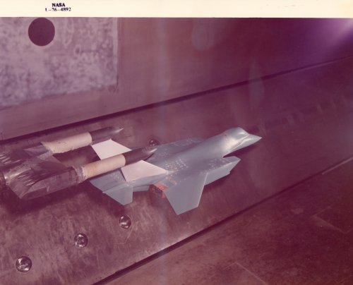 L-76-4892_Grumman-GE_ADEN_model_Test_316_1976.jpg