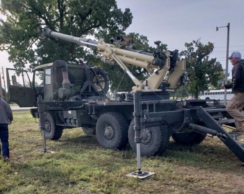 166Brutus 155mm truck-mounted howitzer.jpg