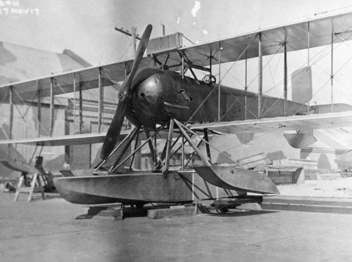 Paul Schmitt aircraft at NAS Pensacola 17 November 1917.jpg