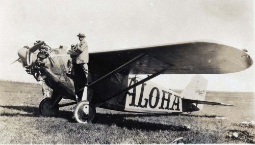 1927 Dole Air Race - Wheeler Field - NX914 - Aloha - Jensen and Farrington.jpg