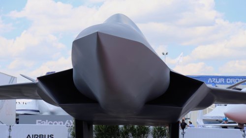 Dassault NGF mock-up Bourget dessous avant 2.jpg