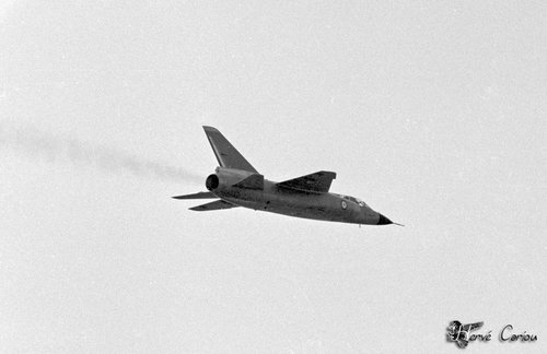 Mirage F2 1967 Paris air show.jpg