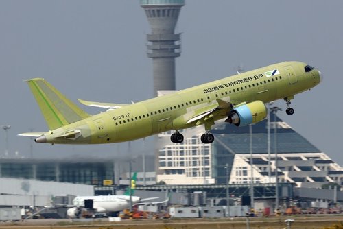 COMAC C919 no. 105 - maiden flight 20191024 - 1.1.jpg