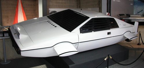 bond-wet-nellie-lotus-esprit-submarine-1-1.jpg