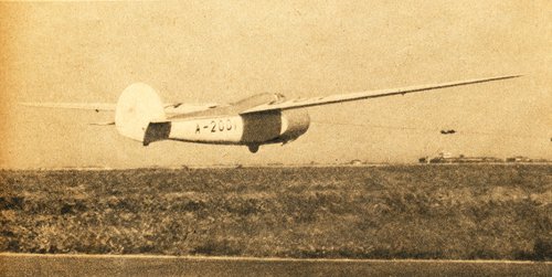 Japan Small Airplane Company Segelflugzeug 2.jpg