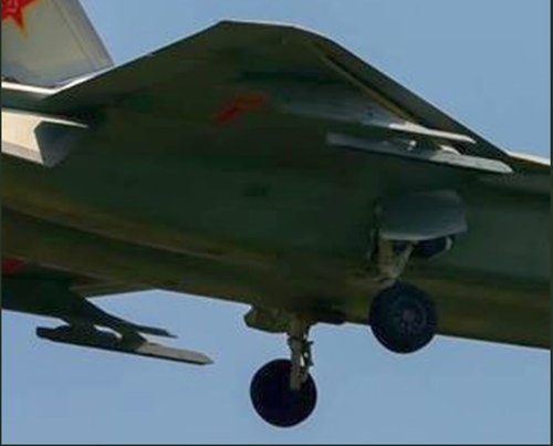 J-20A 2013 + AAM pylon xl.jpg