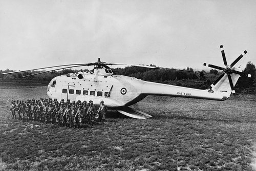 Agusta A.101 pre-flight.jpg