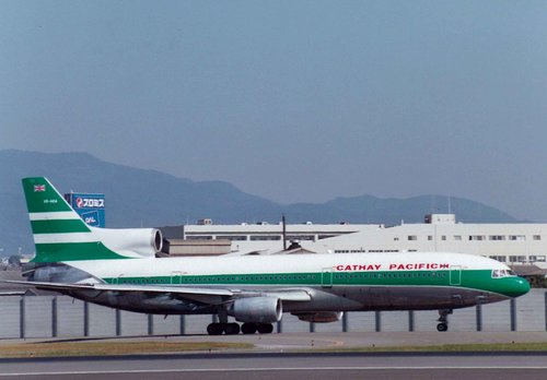 Cathay_Pacific_L-1011_at_Osaka_Airport.jpg