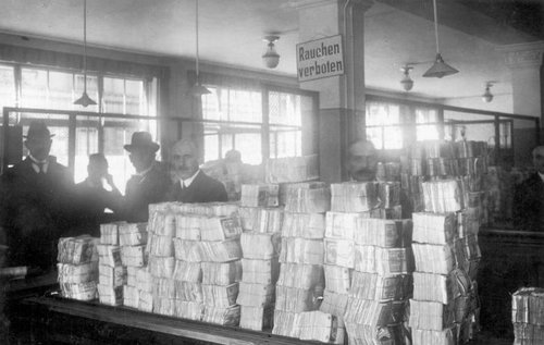 Bundesarchiv_Bild_183-R1215-506,_Berlin,_Reichsbank,_Geldauflieferungsstelle.jpg