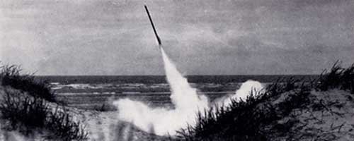 Launch_of_Reinhold_Tilings's_rocket_from_Wangerooge_island_(1929).jpg