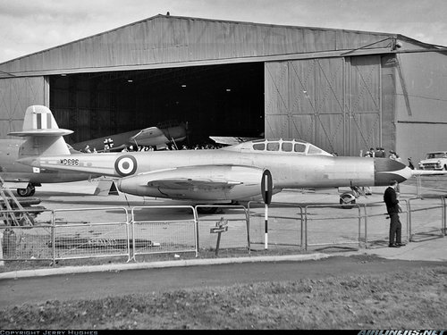 Gloster Meteor NF.11 Meteor WD680.jpg