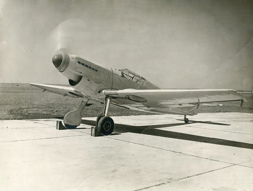 Messerschmitt-Prototype-Bf-109V1-D-IABI-WNr-758-engine warm-up-during-trials-Germany-1934-01.jpg
