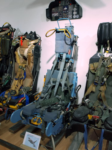 Stencel_ejection-seat_of_a_Alpha_Jet.JPG