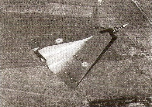 FMA IA-37 en vuelo.jpg