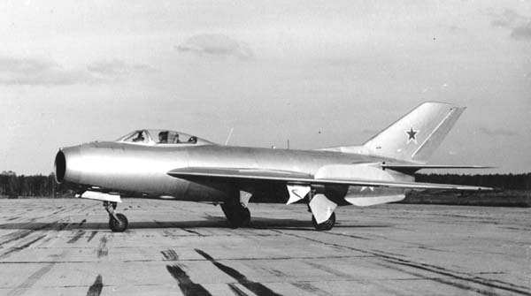 Mig-19 / МиГ-19 Farmer 179668-e2d0e655cde56fd6e5fdb1e7eaedd1ea