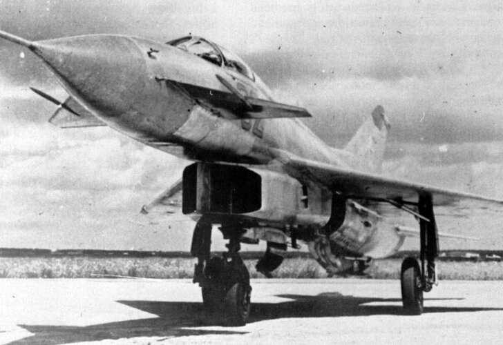 mikoyan-gurevich-ye-8-fishbed-mig-23_2.jpg