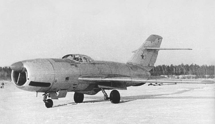 Lavochkin La-200 with Korshun radar.jpg