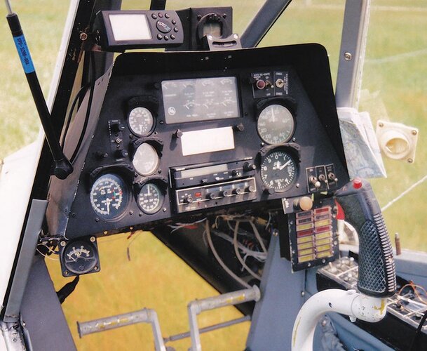 Load Ranger 2000 cockpit.jpg