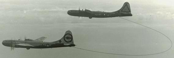 Boeing KB-29M IFR loop-hose system 1948.jpg