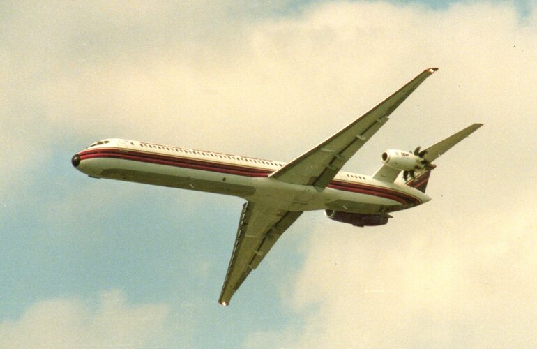 N980DC_McDonnell-Douglas_MD-81_UHB_Test_Bed_(2)_[Farnborough_9_September_1988]_C7.jpg