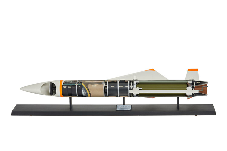Cutaway desktop model of Grumman Design 327 TFX(N) Missile.jpg