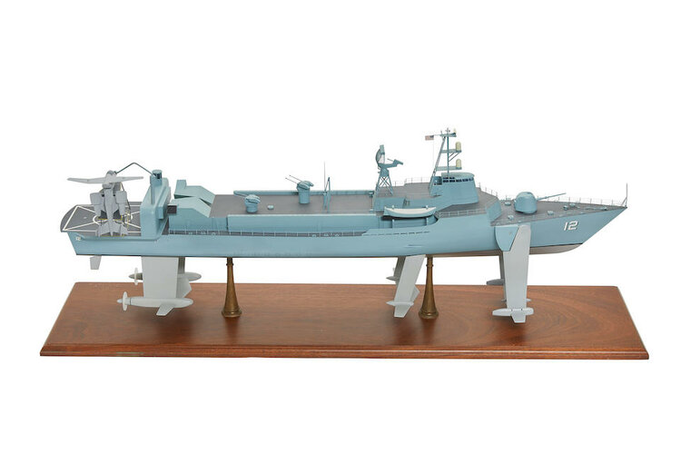 Model of Grumman G-674 Nutcracker & SHIMRIT Hydroplane launch vessel (2).jpg