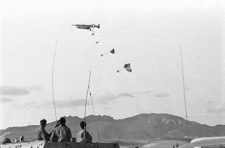 Nord 2501 Noratlas airdrop Mitla pass Sinai 6DW 1967.jpg