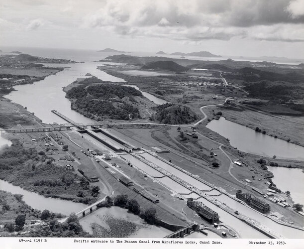 Miraflores locks 1953.jpg