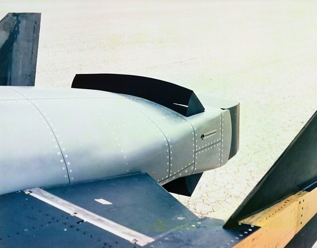 2D_2_DIMENSIONAL_NOZZLE_MOCKUP_ON_HIMAT_HIGHLY_MANEUVERABLE_AIRCRAFT_TECHNOLOGY_-_NARA_-_17497...jpg