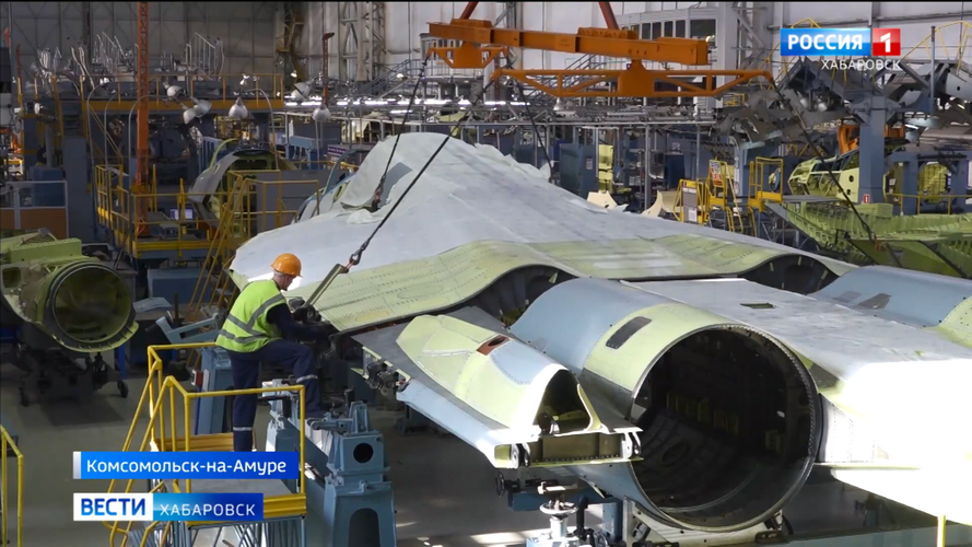  выпуск истребителей пятого поколения Су-57 на КнААЗ поставлен на поток.mp4_snapshot_00.21.543...png
