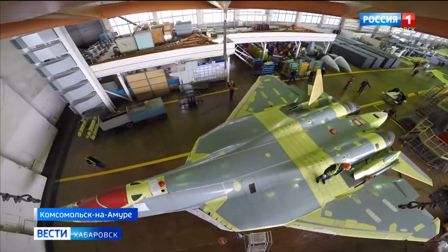  выпуск истребителей пятого поколения Су-57 на КнААЗ поставлен на поток.mp4_snapshot_00.50.795...png