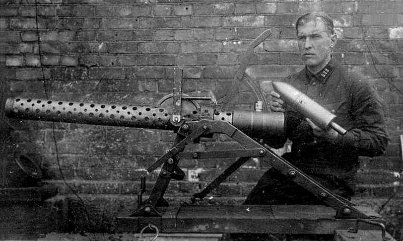 01)-B.S. Petropavlovskiy with with 82 mm turbo-reaction (Турбореактивный) projectile and 132 m...jpg