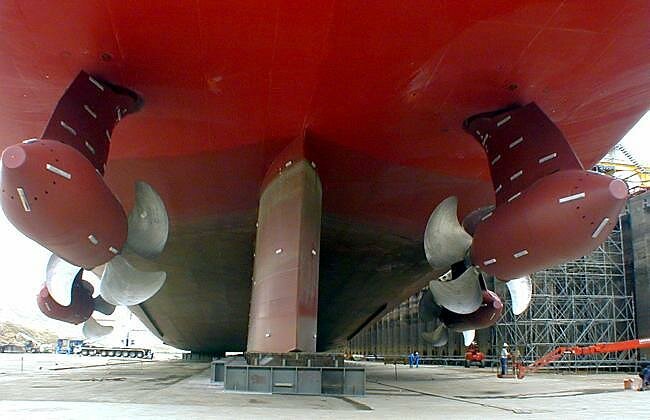 qm2pods4.jpg