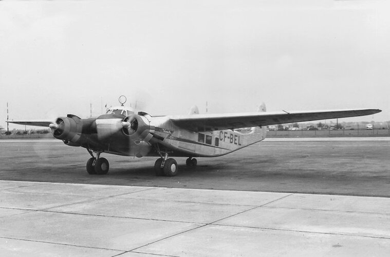 Burnelli Narrow Cockpit.jpg