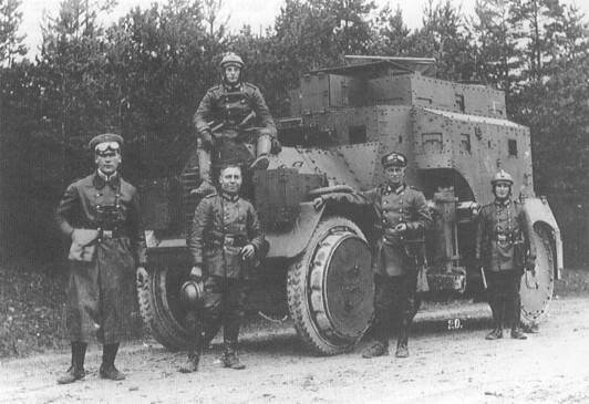 SdKfz 3 gepanzerter Mannschaftswagen 1920.jpg