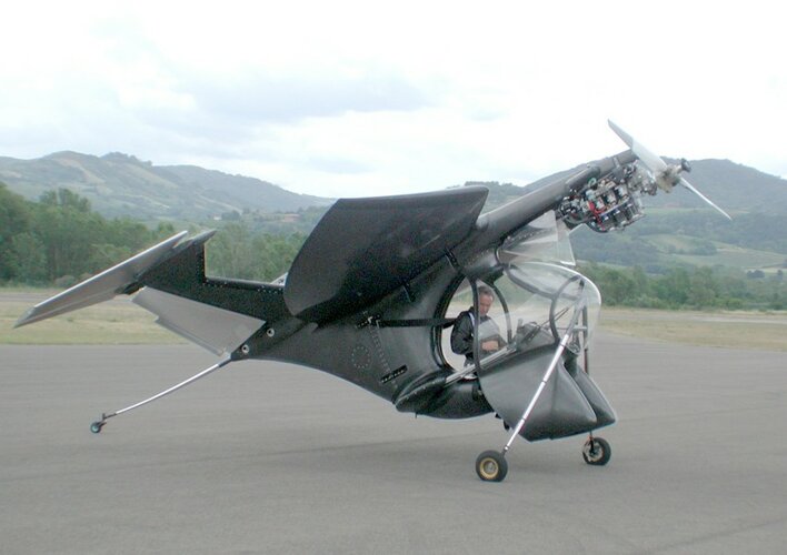 pietro_terzi_lucy_aircraft_07.jpg