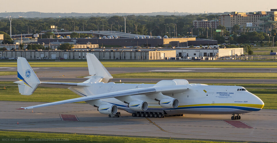 antanov-AN-225-Mriya.jpg