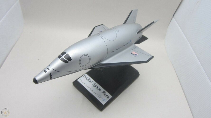 concept-desk-display-model-lockheed_1_21c33494fa182740cd4a7ad901a16818.jpg