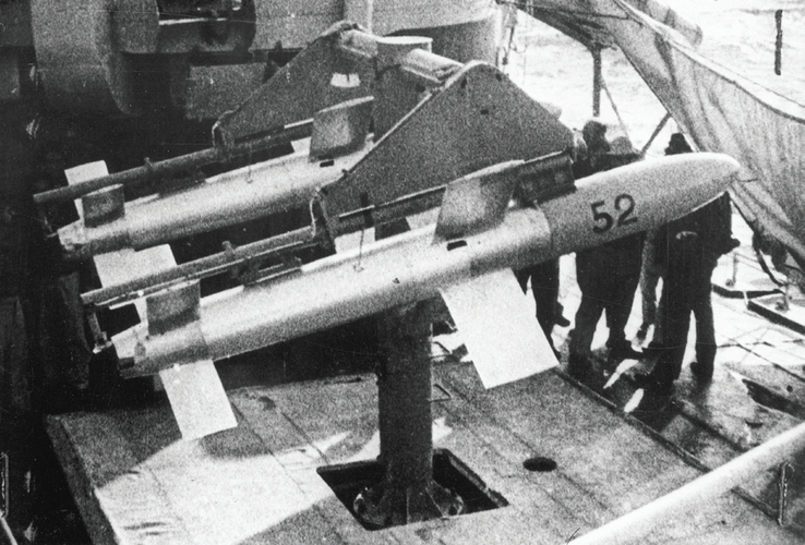 Luz aboard destroyer (trial launcher).png