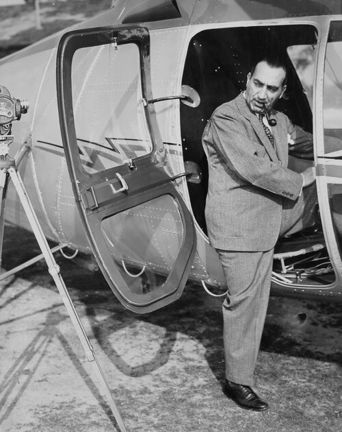 Enea_Bossi_Sr_-_Higgins_helicopter,_1940s_a1.JPG