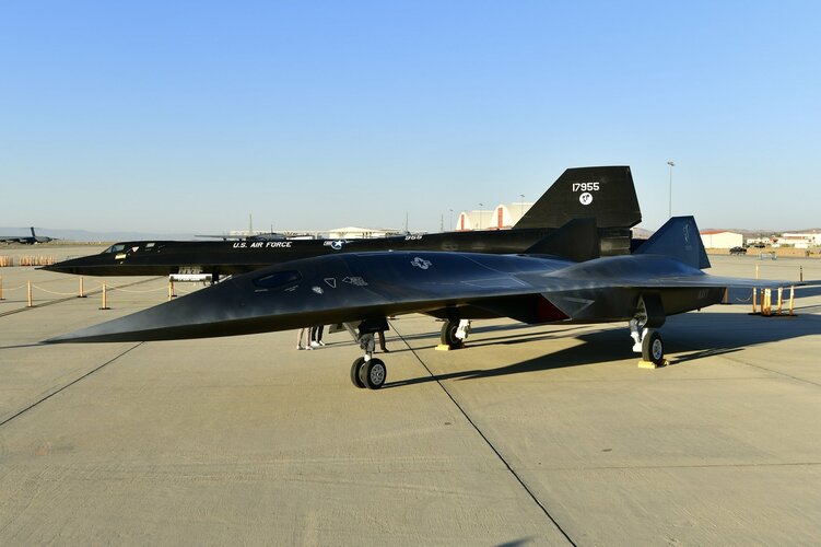 Darkstar SR-71.jpg